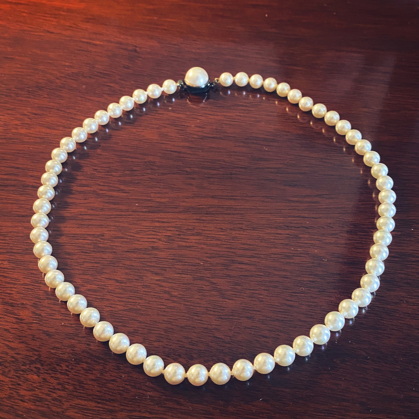 Vintage faux pearl choker