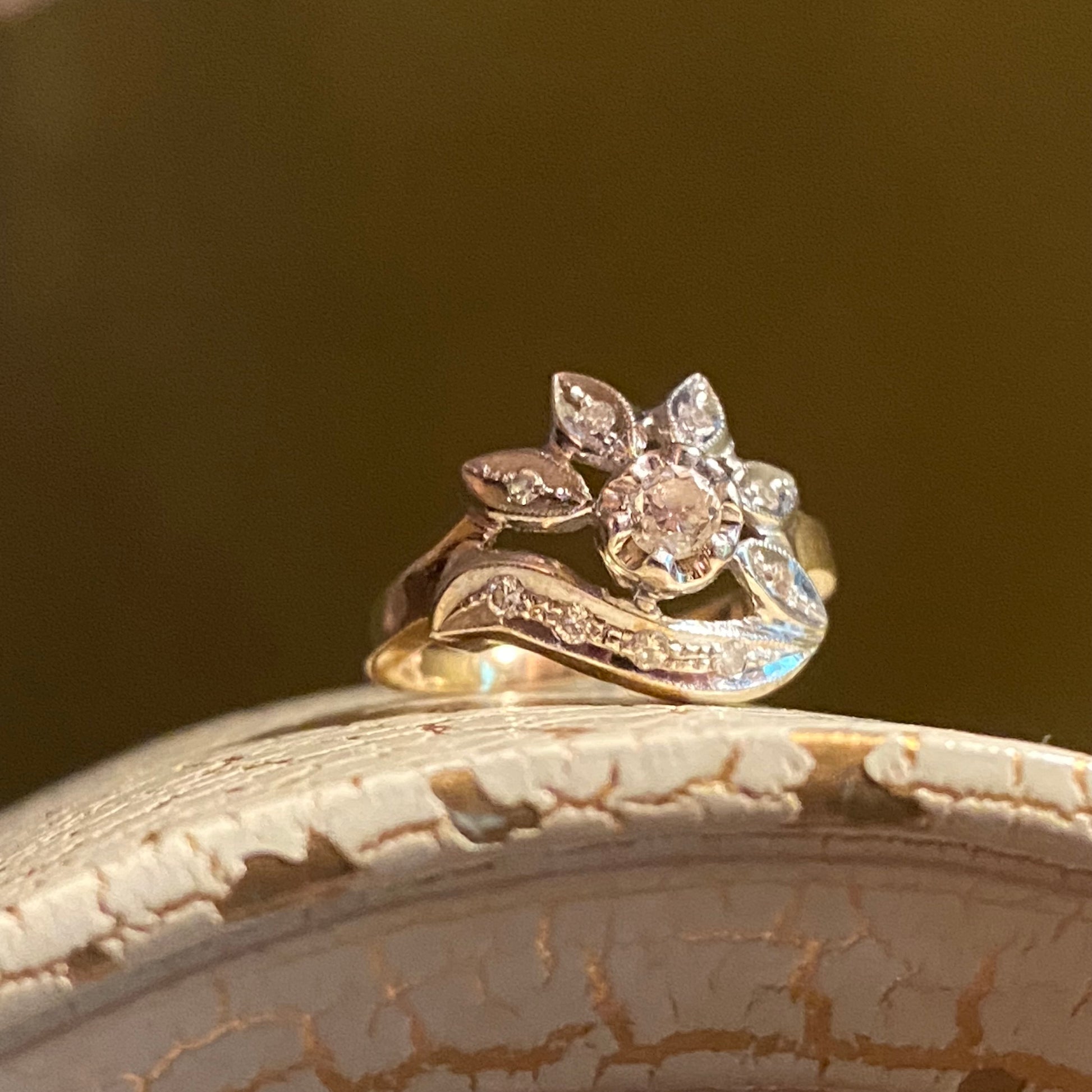 Retro style Diamond wedding ring