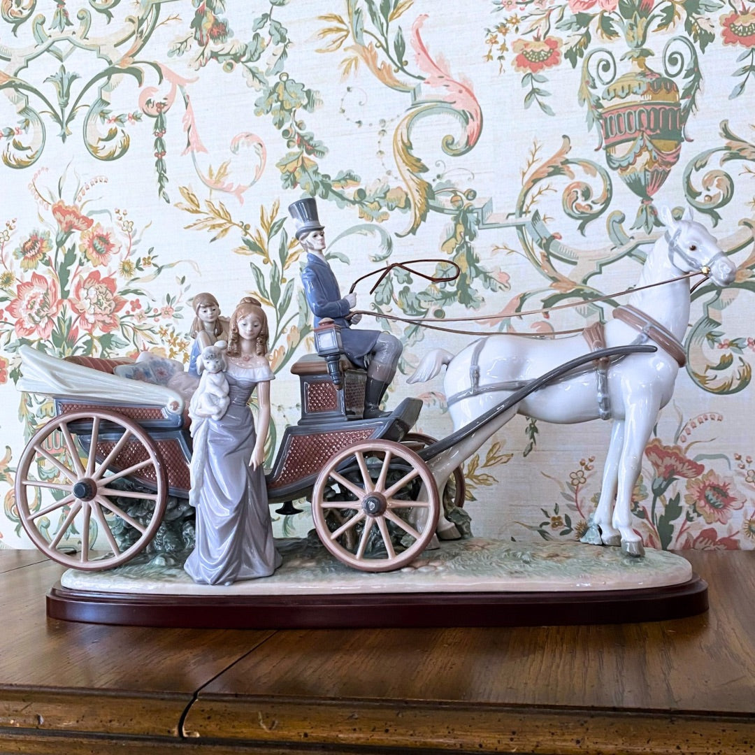 The Landau Carriage (B) by Lladró Full view