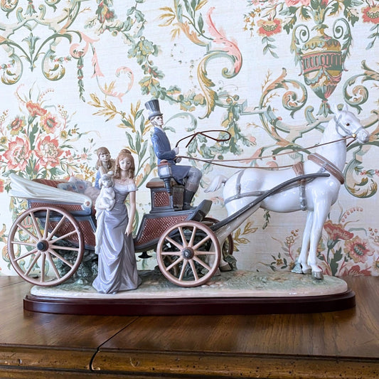The Landau Carriage (B) by Lladró Full view
