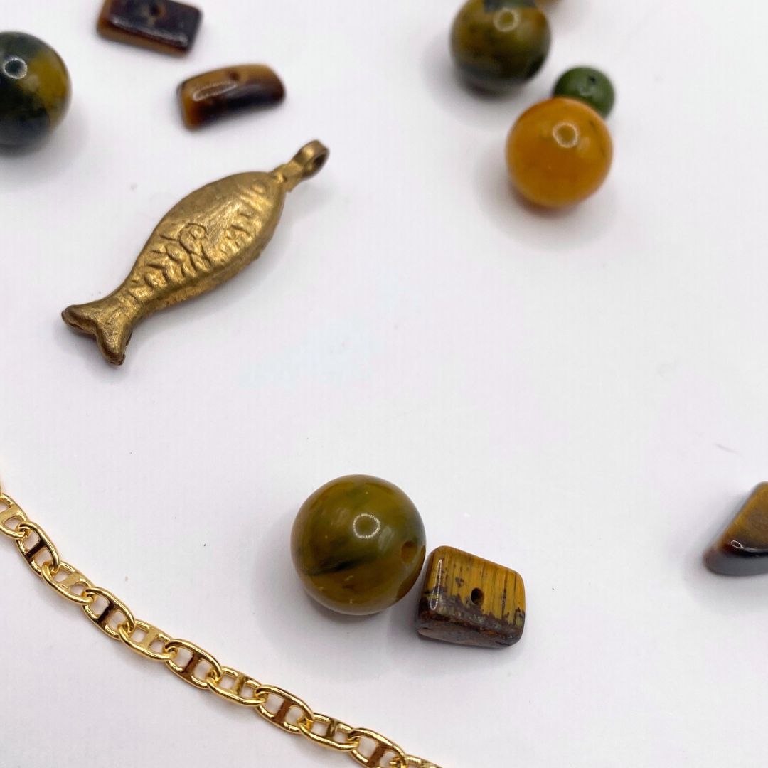Vintage beads layout 