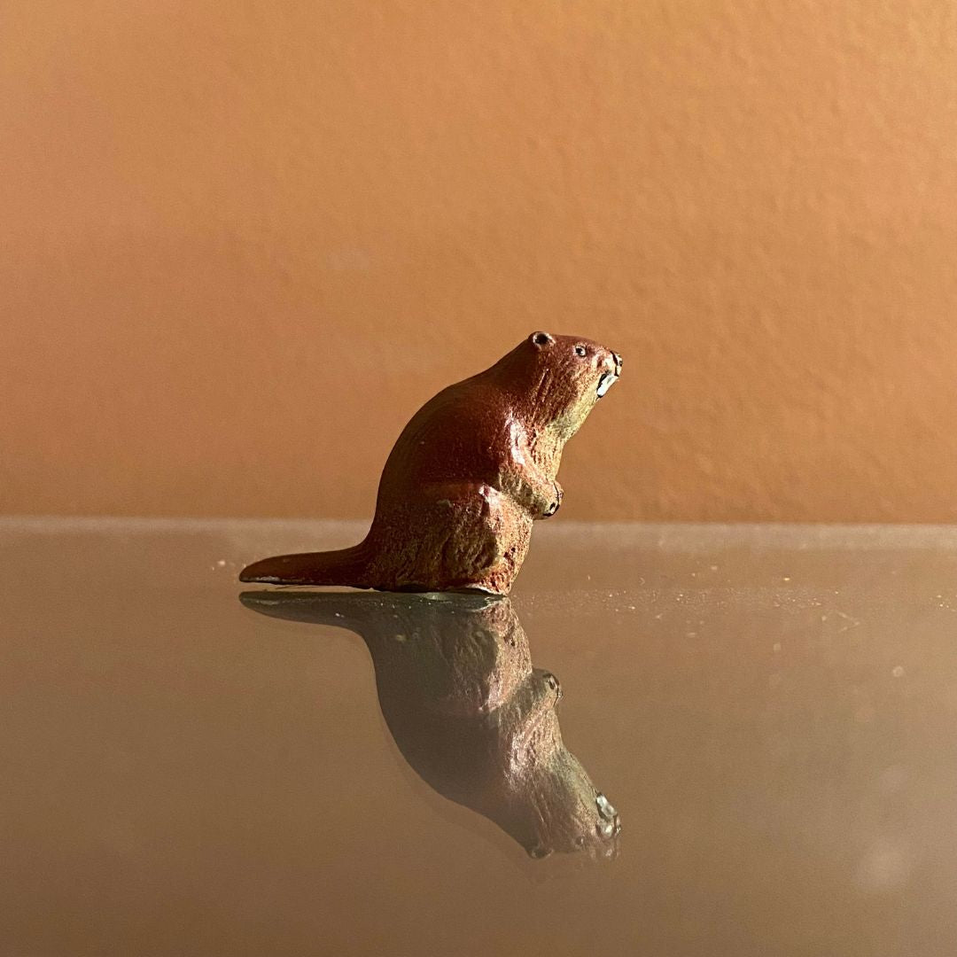 painted metal beaver miniature Side view 1