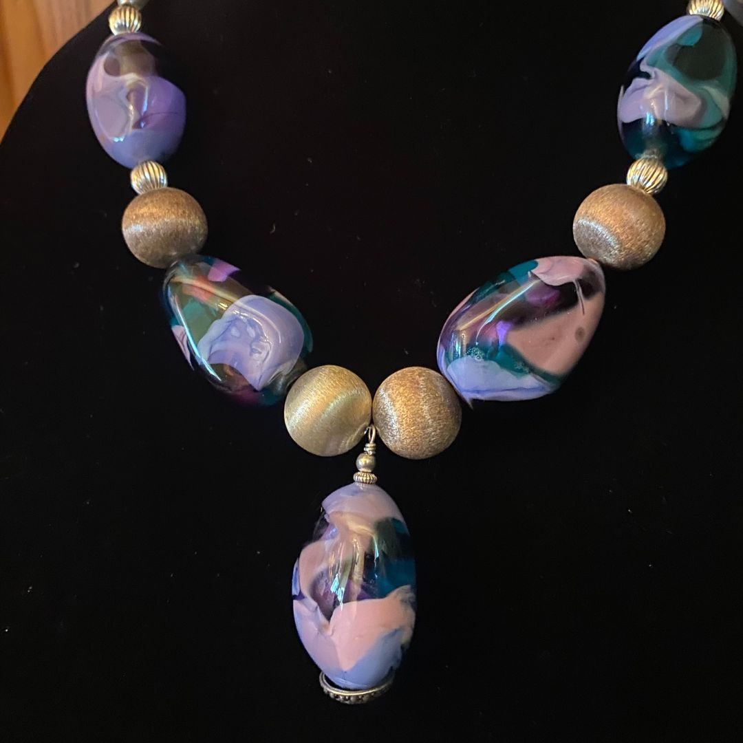 vintage swirl glass bead necklace